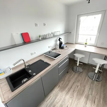 Gaestehaus Hirsch 93 *