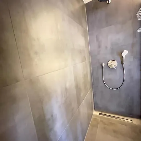 Daire Gaestehaus Hirsch 93 *