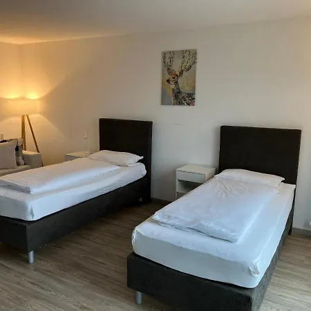 Gaestehaus Hirsch 93 Apartament